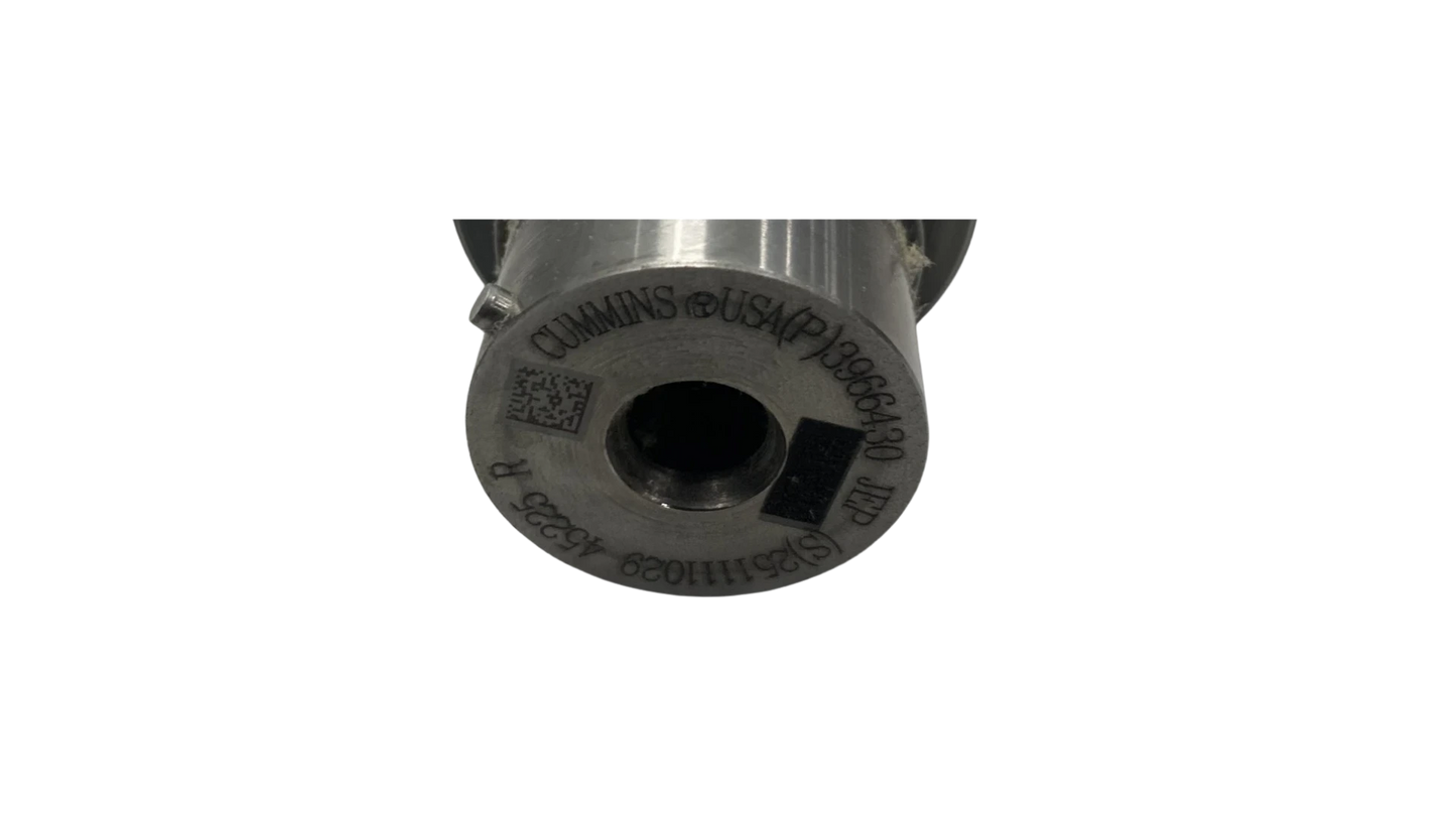 Cummins 3966430 camshaft end close-up